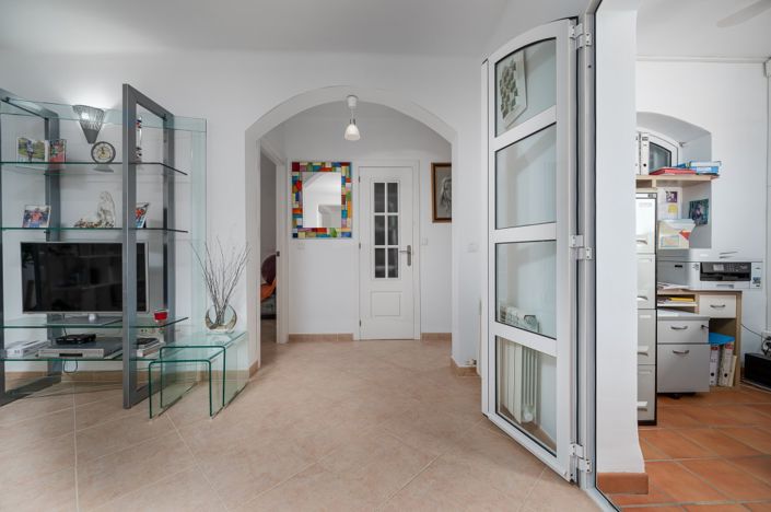 Image No.16-9 Bed Villa for sale