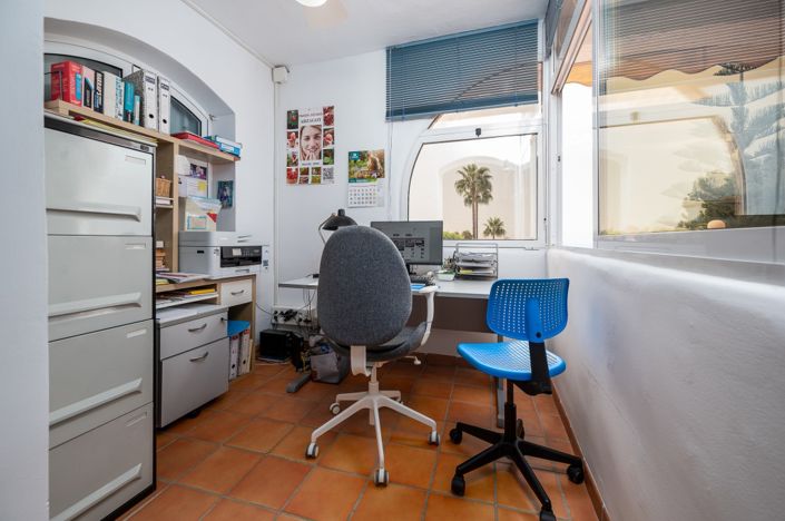 Image No.17-9 Bed Villa for sale