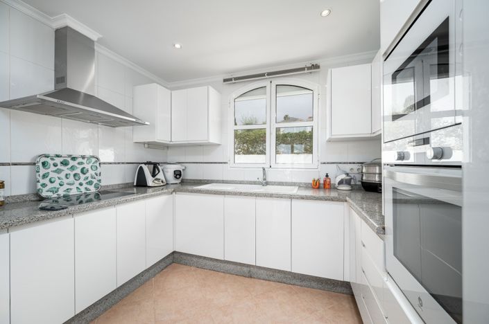 Image No.18-9 Bed Villa for sale