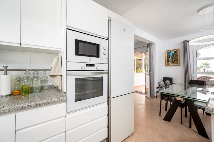 Image No.20-9 Bed Villa for sale