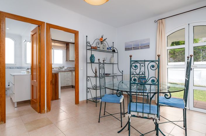 Image No.29-9 Bed Villa for sale