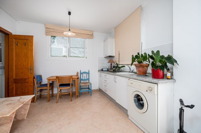 Image No.50-9 Bed Villa for sale