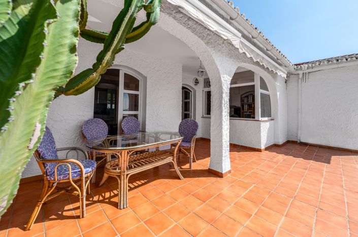 Image No.58-9 Bed Villa for sale