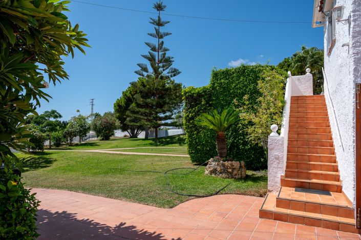 Image No.65-9 Bed Villa for sale