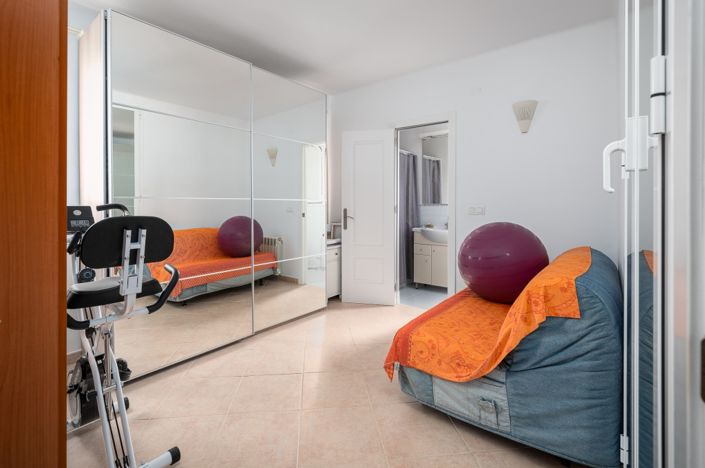 Image No.8-9 Bed Villa for sale