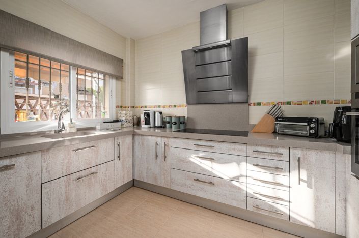 Image No.10-4 Bed Semi-Detached for sale