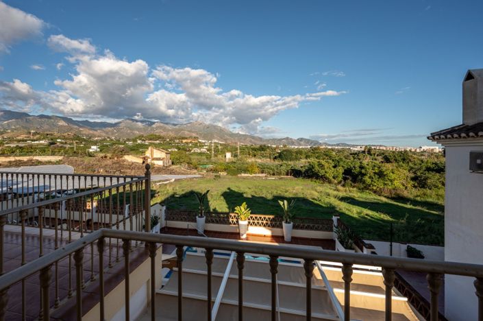 Image No.18-4 Bed Semi-Detached for sale