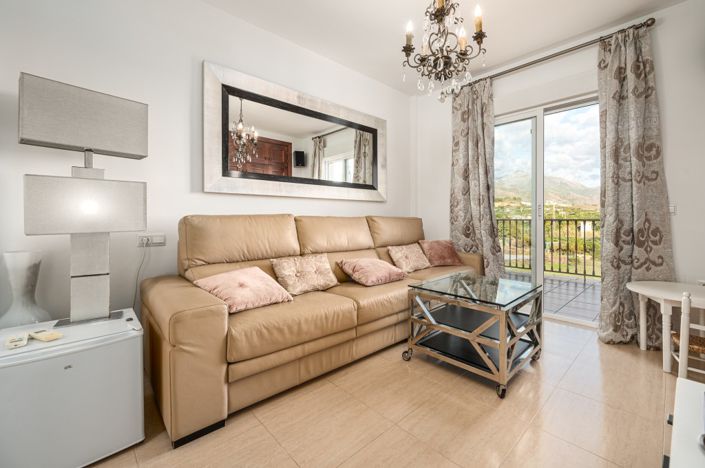 Image No.19-4 Bed Semi-Detached for sale