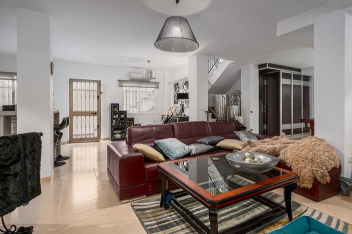 Image No.28-4 Bed Semi-Detached for sale