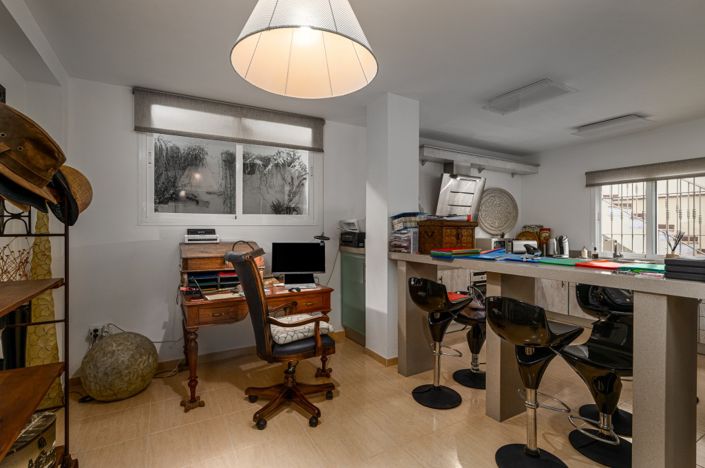 Image No.30-4 Bed Semi-Detached for sale