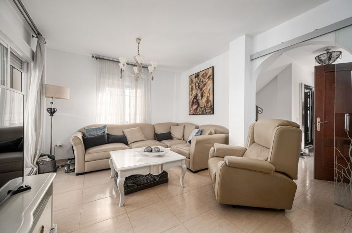 Image No.6-4 Bed Semi-Detached for sale