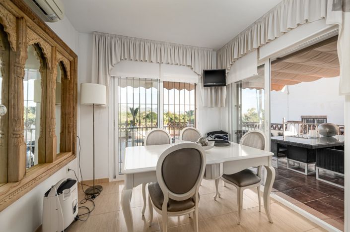 Image No.7-4 Bed Semi-Detached for sale