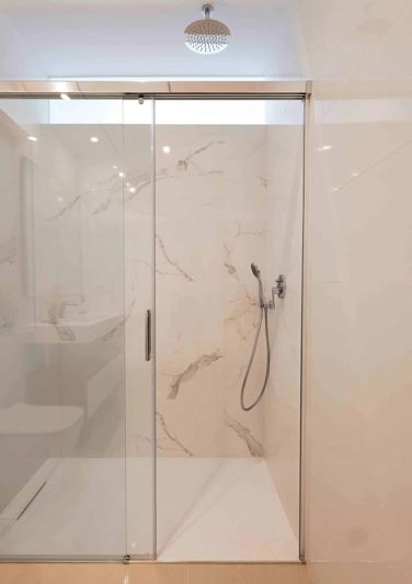 Image No.17-2 Bed Property for sale