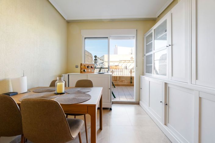 Image No.3-2 Bed Property for sale