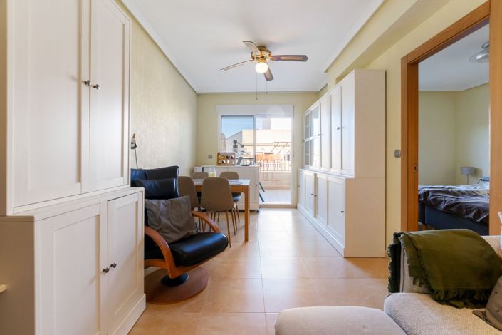 Image No.4-2 Bed Property for sale