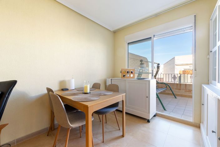 Image No.7-2 Bed Property for sale