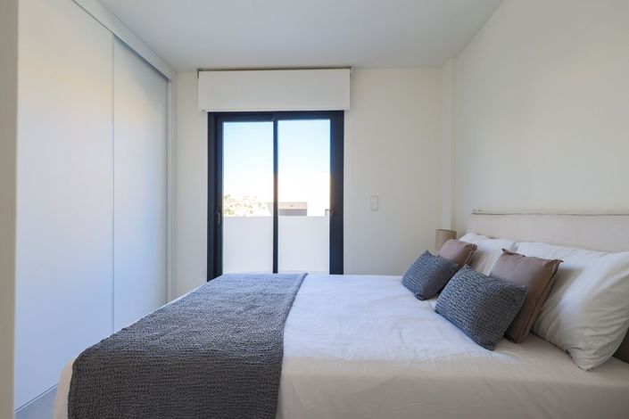 Image No.24-3 Bed Villa for sale