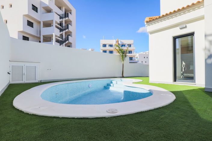 Image No.3-3 Bed Villa for sale