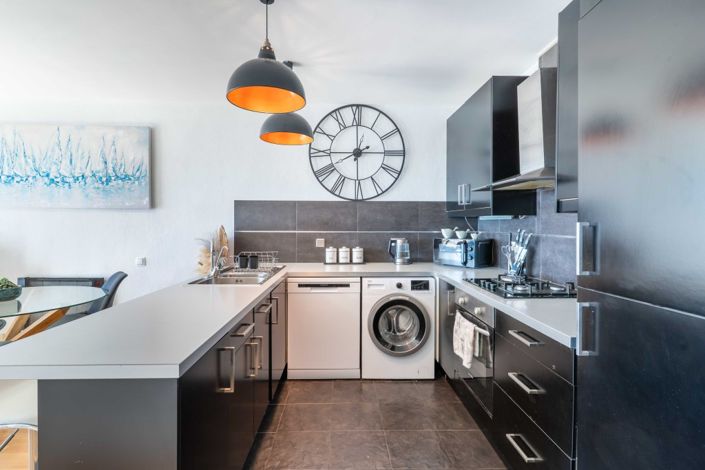 Image No.28-3 Bed Semi-Detached for sale