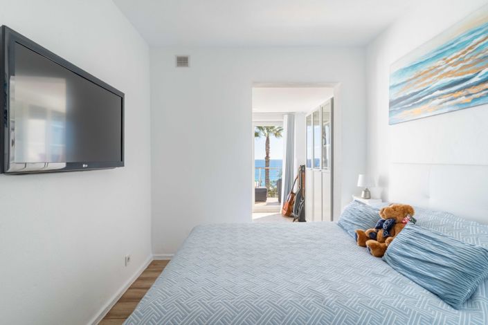 Image No.33-3 Bed Semi-Detached for sale