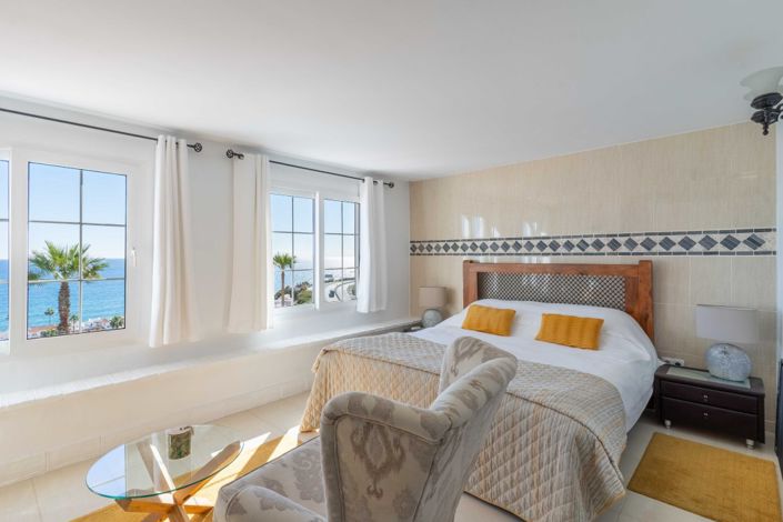 Image No.36-3 Bed Semi-Detached for sale