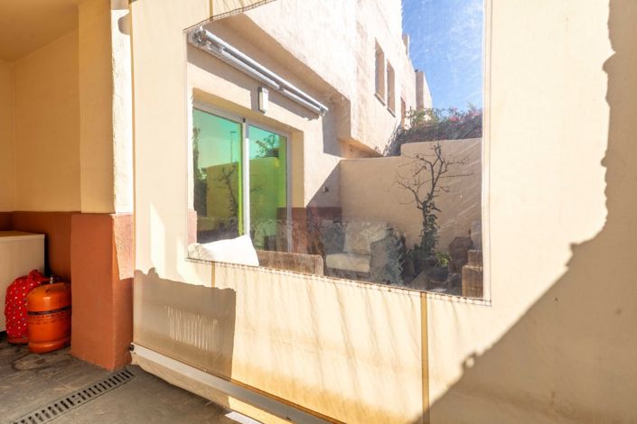 Image No.21-3 Bed Townhouse for sale