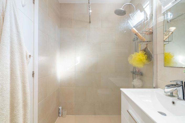 Image No.18-3 Bed Semi-Detached for sale