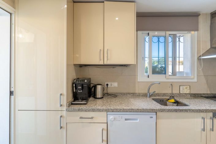 Image No.23-3 Bed Semi-Detached for sale