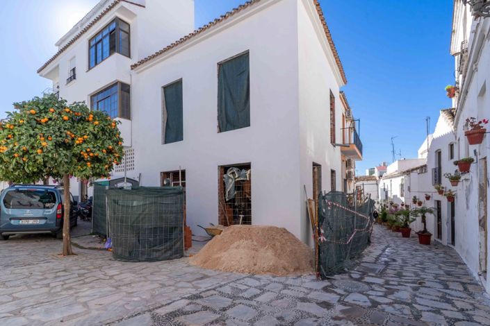 Image No.3-3 Bed Property for sale