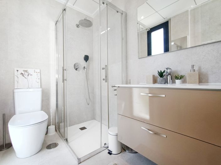 Image No.20-3 Bed Semi-Detached for sale