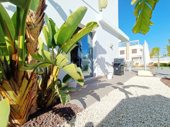 Image No.39-3 Bed Semi-Detached for sale