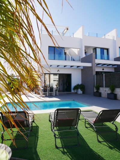 Image No.56-3 Bed Semi-Detached for sale