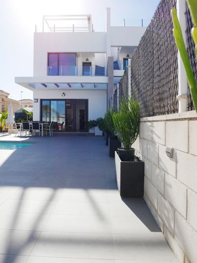 Image No.58-3 Bed Semi-Detached for sale