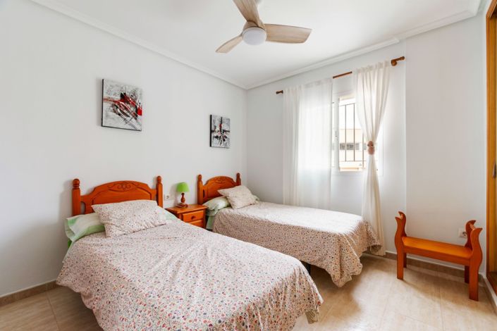 Image No.11-2 Bed Townhouse for sale