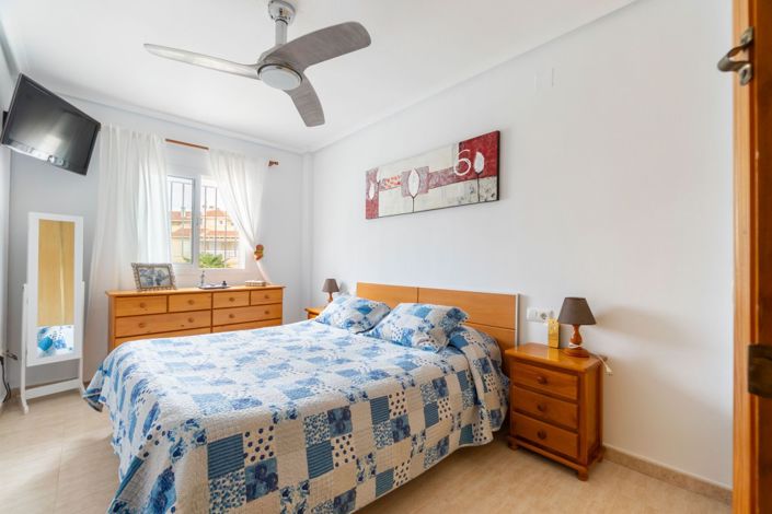 Image No.13-2 Bed Townhouse for sale