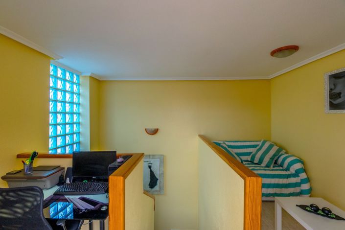 Image No.15-2 Bed Townhouse for sale