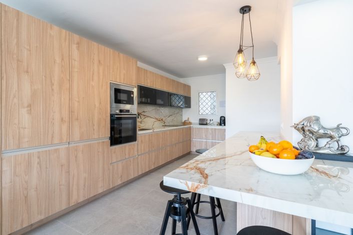 Image No.15-3 Bed Property for sale