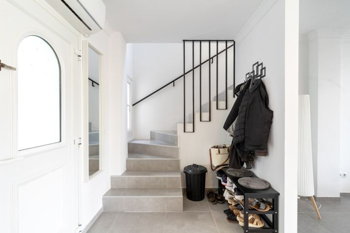 Image No.17-3 Bed Property for sale