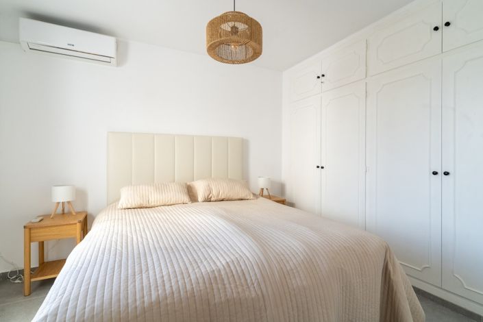 Image No.21-3 Bed Property for sale