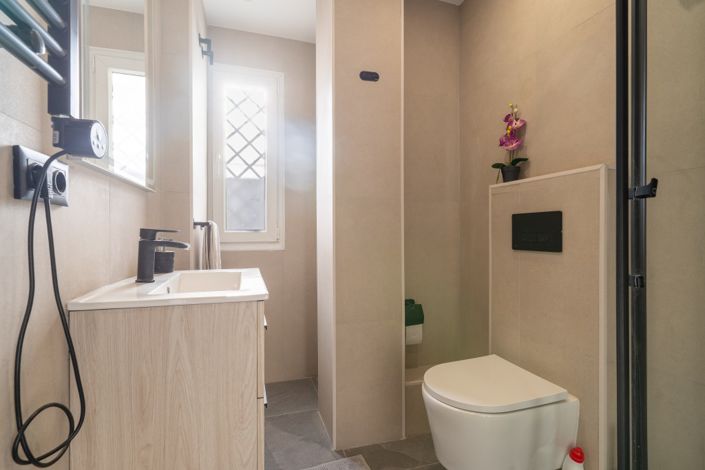 Image No.25-3 Bed Property for sale