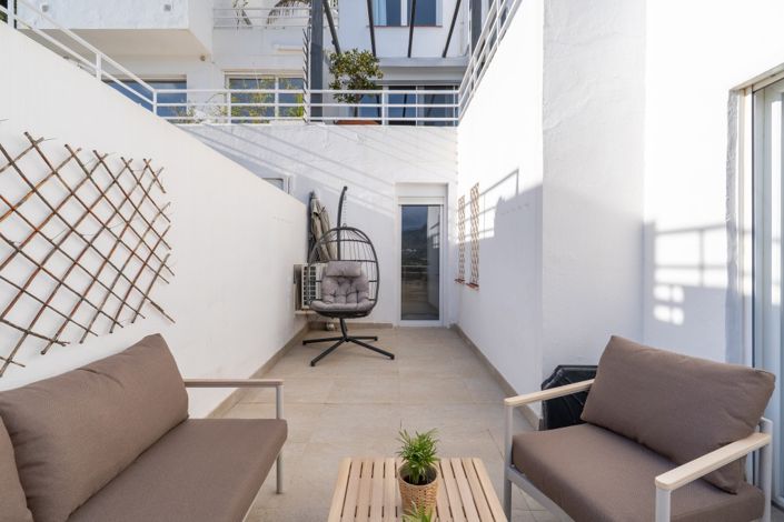 Image No.28-3 Bed Property for sale