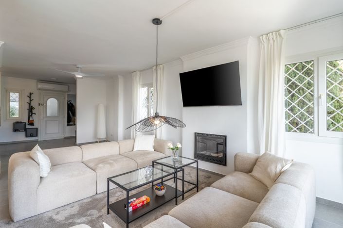 Image No.6-3 Bed Property for sale