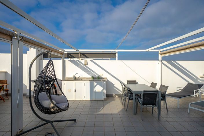 Image No.27-2 Bed Property for sale