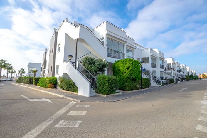 Image No.30-2 Bed Property for sale