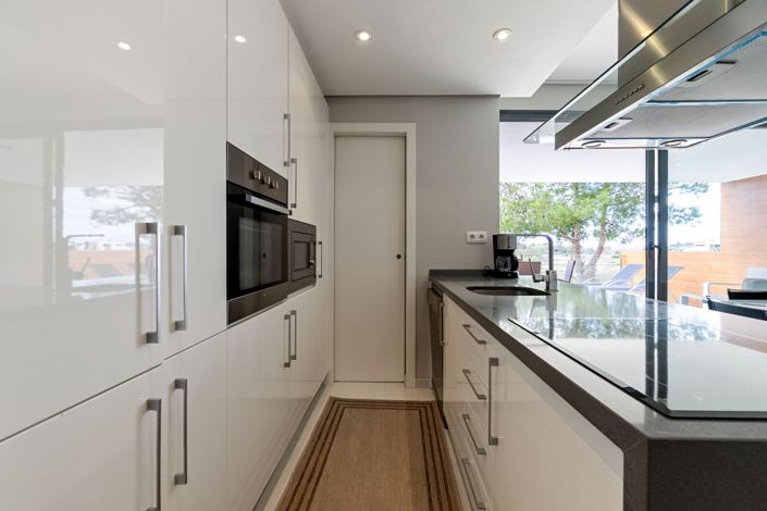 Image No.12-2 Bed Property for sale