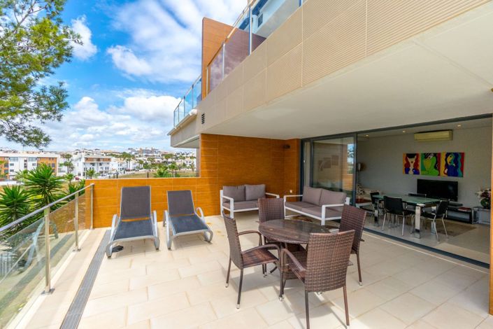 Image No.25-2 Bed Property for sale