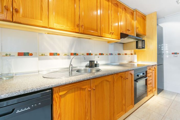 Image No.18-3 Bed Property for sale