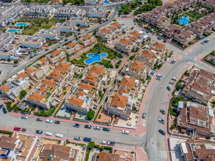 Image No.28-3 Bed Property for sale