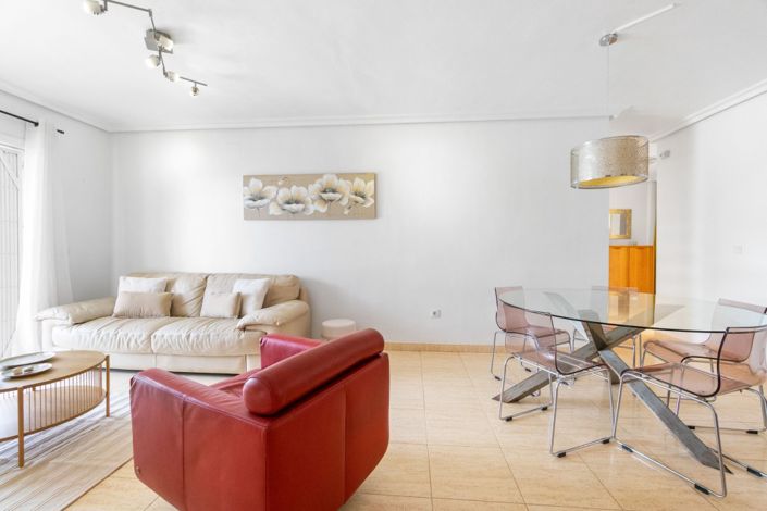 Image No.8-3 Bed Property for sale