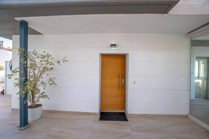 Image No.2-4 Bed Semi-Detached for sale